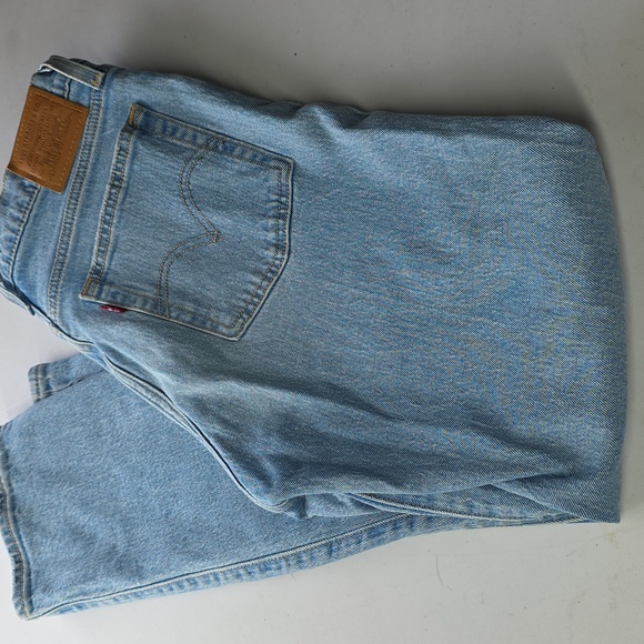 Levi’s Wedgie Straight Jeans High Waisted in Tango Fray Light Wash Distressed 28 - Picture 3 of 8